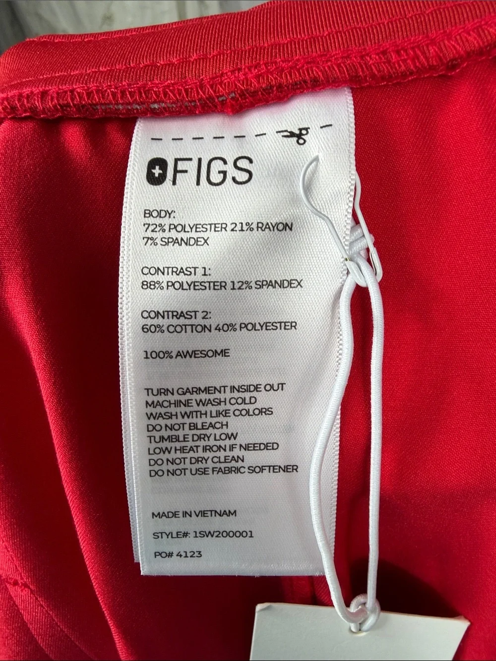 NWT Figs Zamora‎ 2.0 Jogger Scrub Pants in Pop Red.